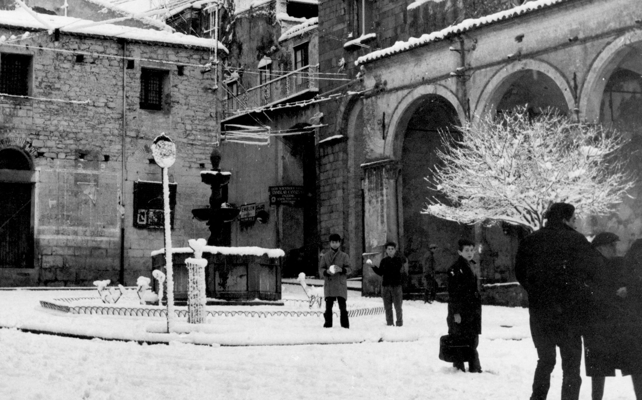 Piazza Margherita nell'inverno del 1962