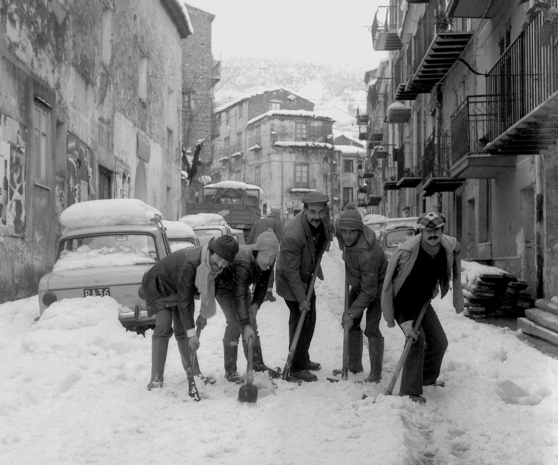 La via Roma dopo la nevicata dell'81
