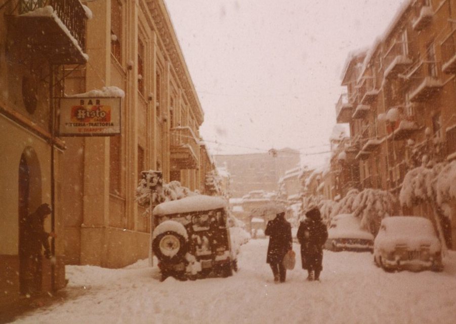 La via Sant'Anna nell'inverno dell'81