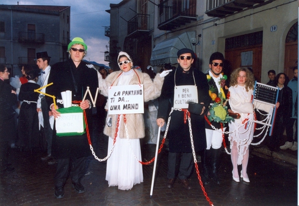 Mascarati in piazza