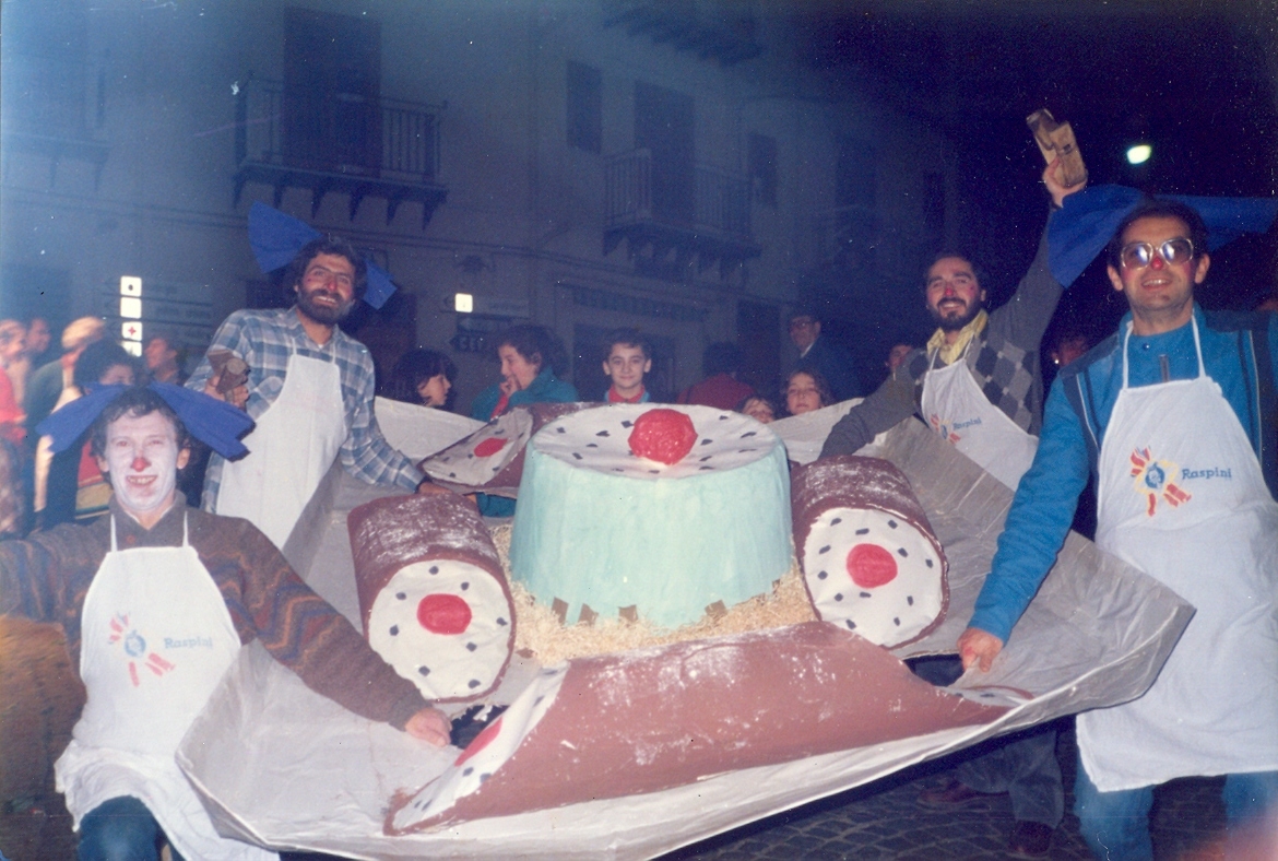 Mascarati in piazza