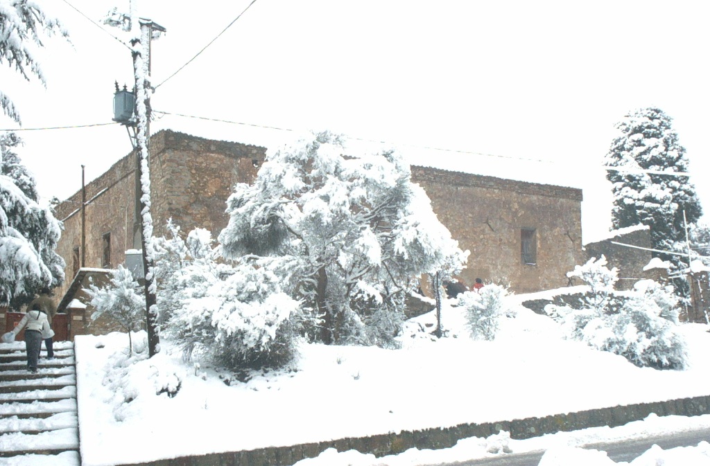 L’ex abbazia di Santa Maria del Parto imbiancata dalla nevicata del '92