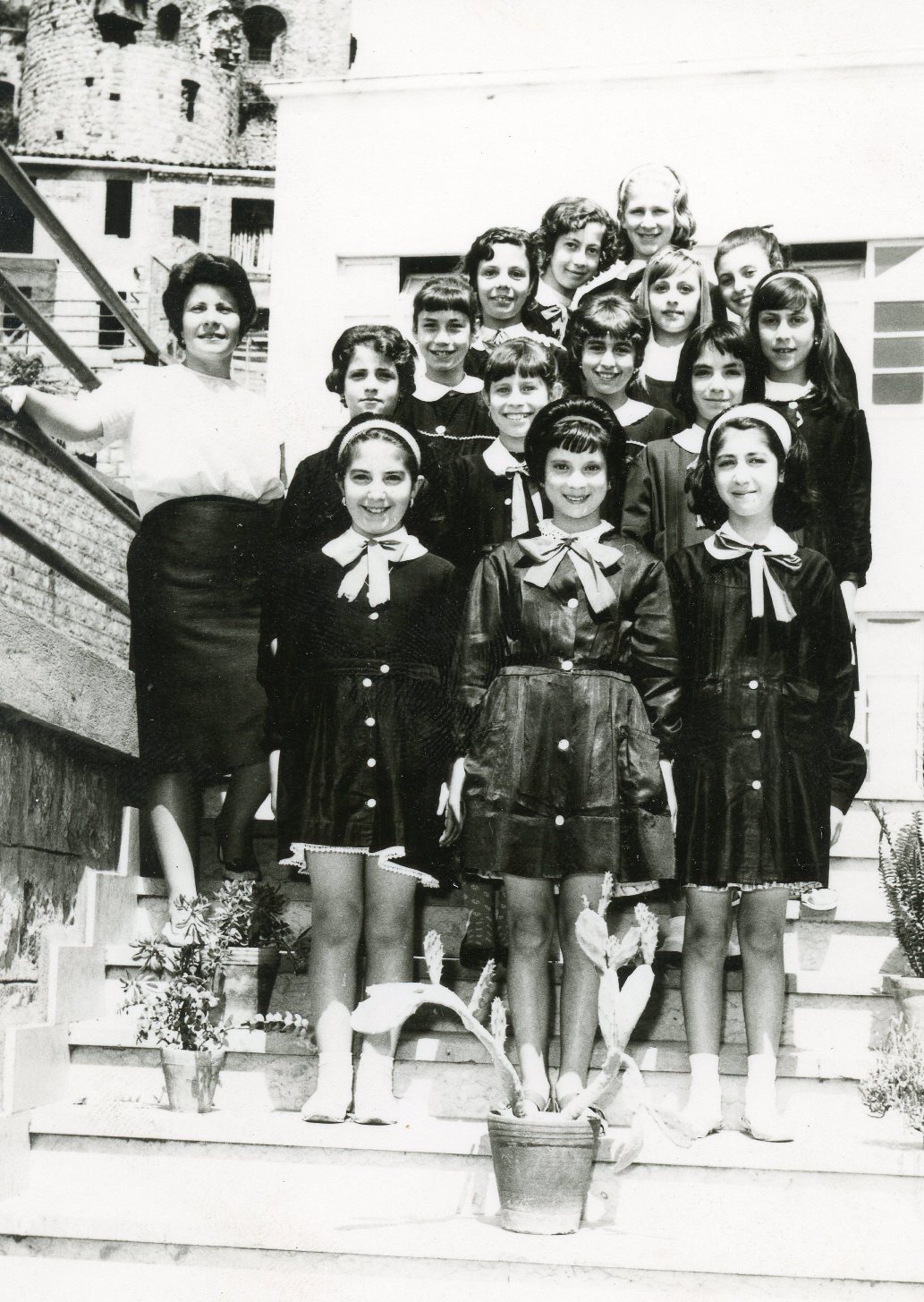 La Maestra Vincenzina Ippolito e la sua classe - 1964/65