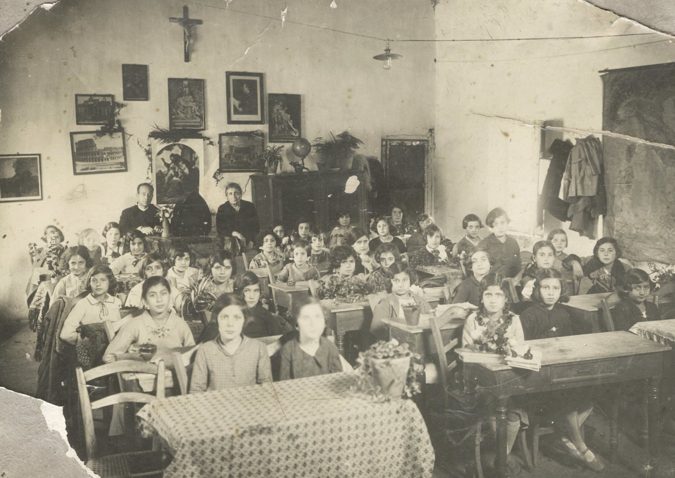 Classe femminile primi anni 40 - Ex convento di Santa Venera (Badia)
