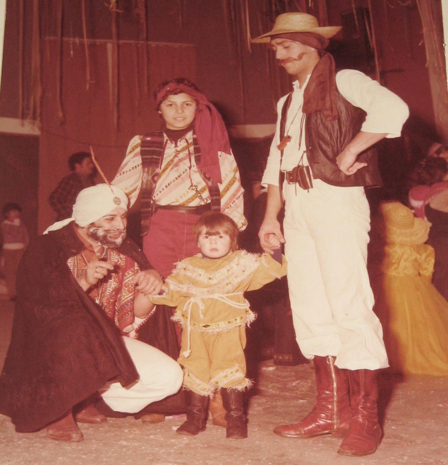 Mascarati in posa