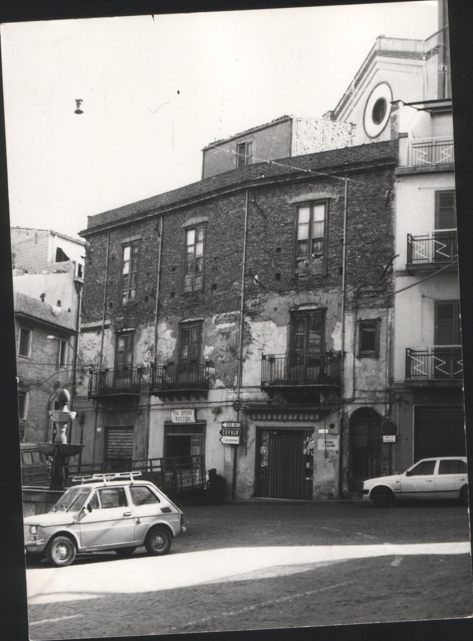 Particolare dell'area orientale della piazza F.M. Palumbo negli anni '70