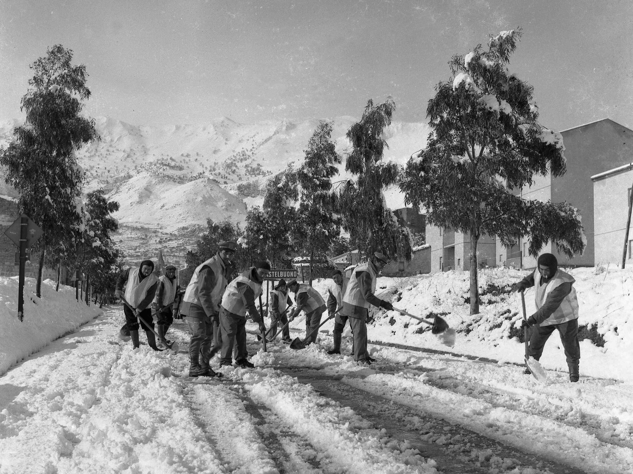 La via Cefalù dopo la nevicata del '61