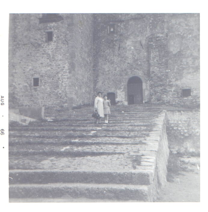 La rampa principale d'accesso al castello negli anni '60