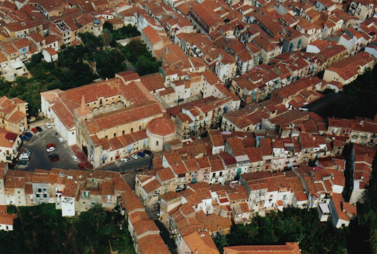 Foto aerea del complesso di San Francesco e relativi giardini