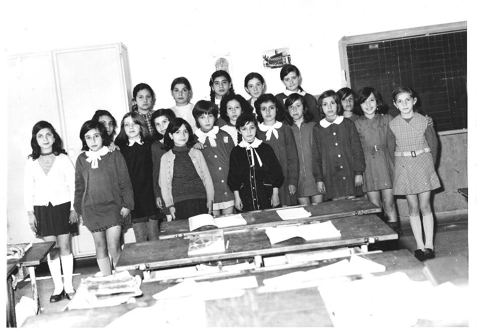 Classe femminile della maestra Cancila.1971