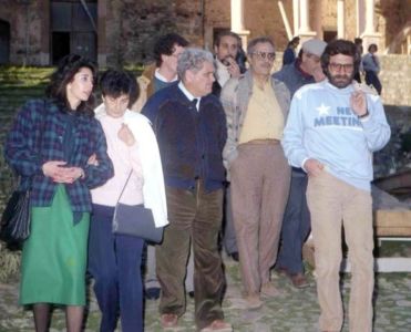 Nino Manfredi ospite a Castelbuono del suo architetto e amico Vincenzino Cancila (alla sua Sinistra).