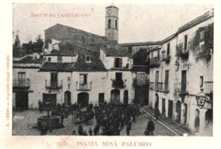 La piazza F.M. Palumbo nei primi anni del '900