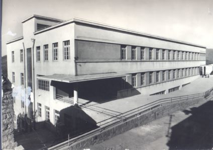 Veduta dell'edificio scolastico, scuola elementare S. Leonardo, a lavori ultimati 