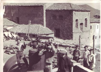 Lavori in corso per l’edificazione dello stabilimento della mannite in via Geraci - via Mannite durante gli anni '50.